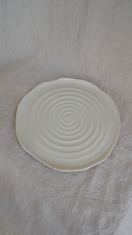 Seashell dinner plate