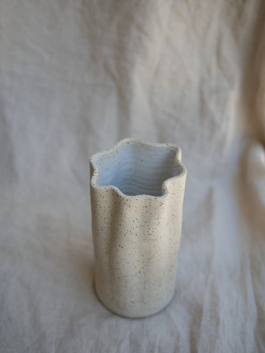 Curtain vase raw