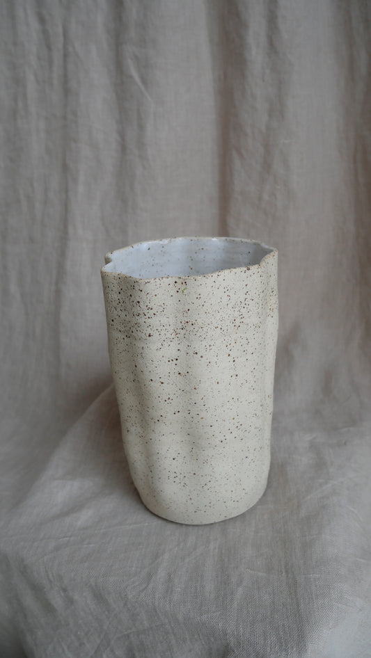 Curtain vase raw