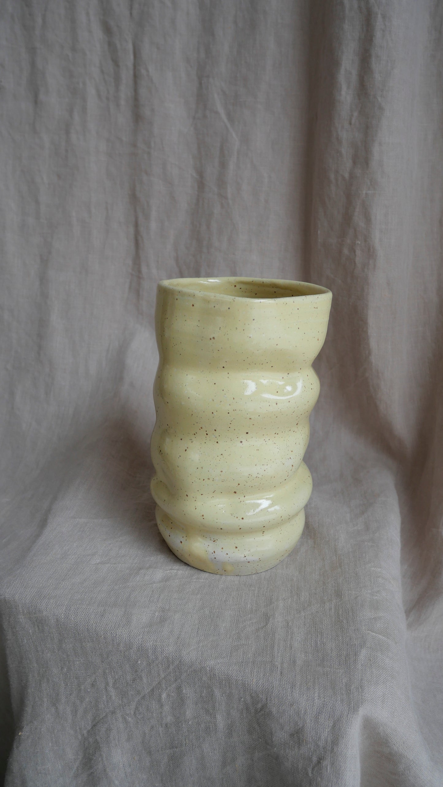 Collapse vase yellow