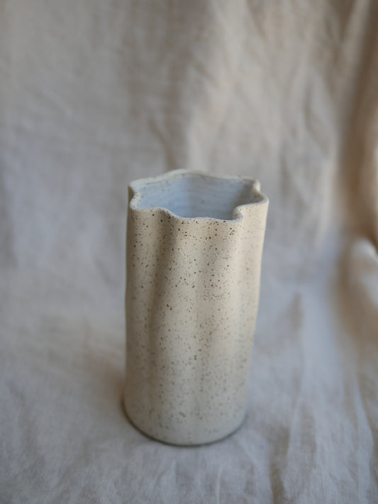 Curtain vase raw